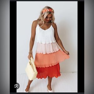 Tiered dress in Peach